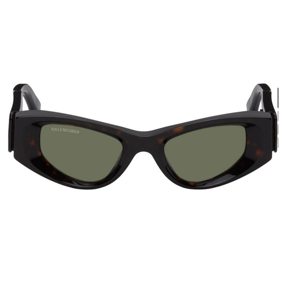 Balenciaga
BALENCIAGA Tortoiseshell Odeon Sunglasses - Picture 1 of 5